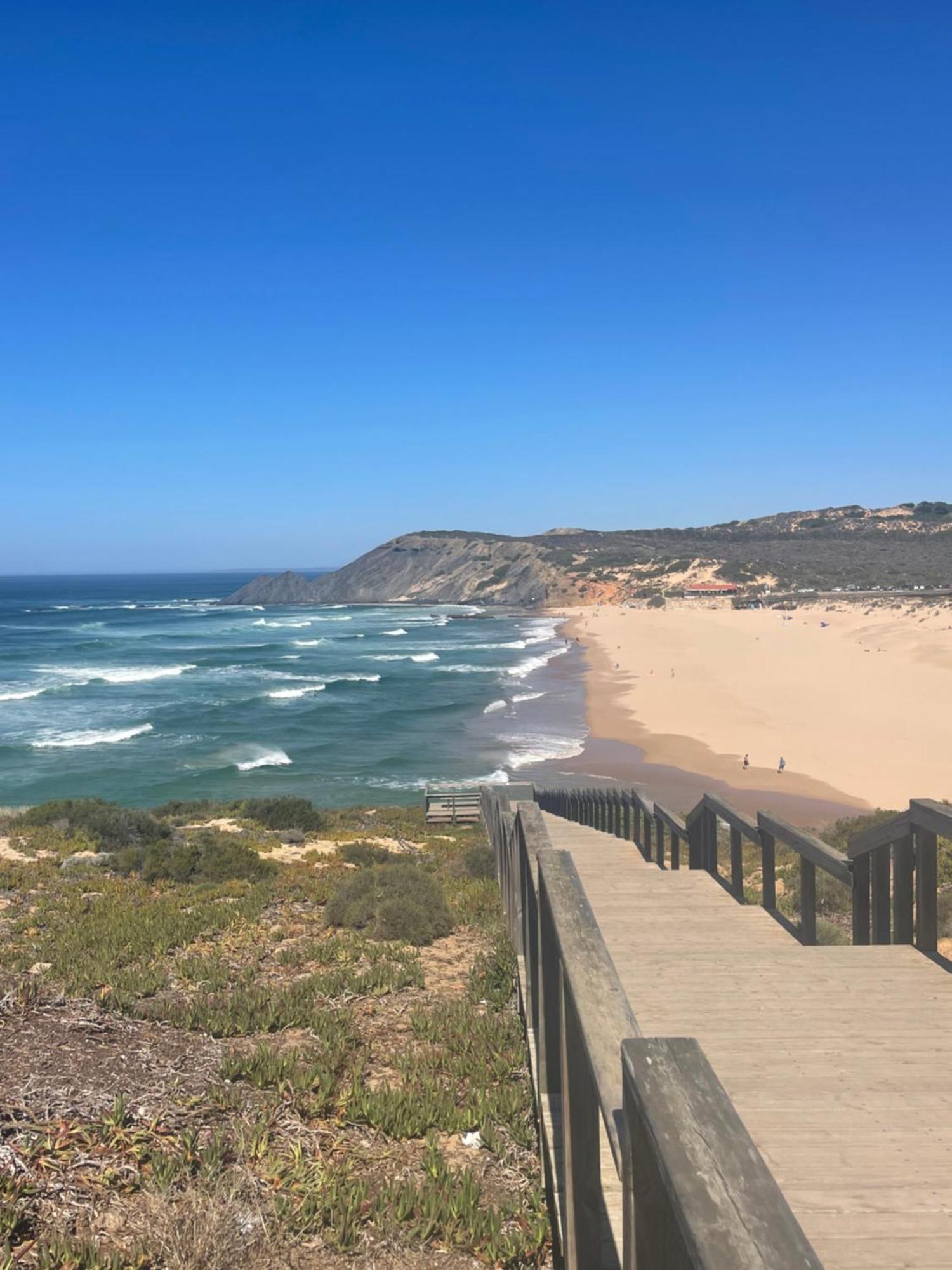 California Dream Inn Aljezur Bagian luar foto